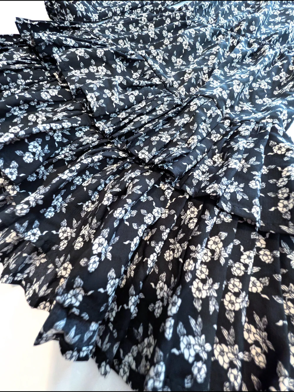 Soprano Mini Dress Long Sleeved Back & White Ditsy Floral Ruffles Girls Size XL